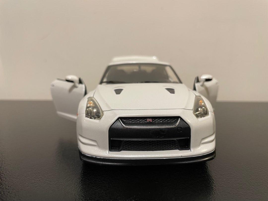 1/24 Jada Nissan GTR, 興趣及遊戲, 玩具& 遊戲類- Carousell