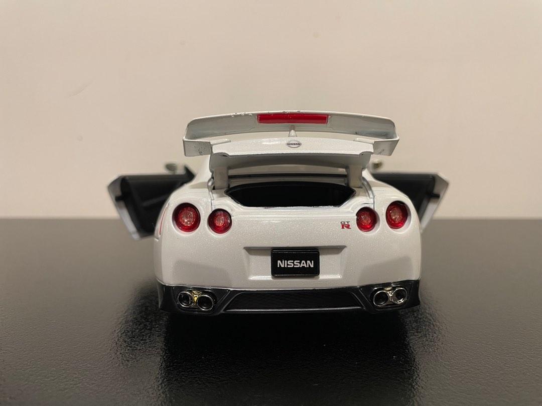 1/24 Jada Nissan GTR, 興趣及遊戲, 玩具& 遊戲類- Carousell