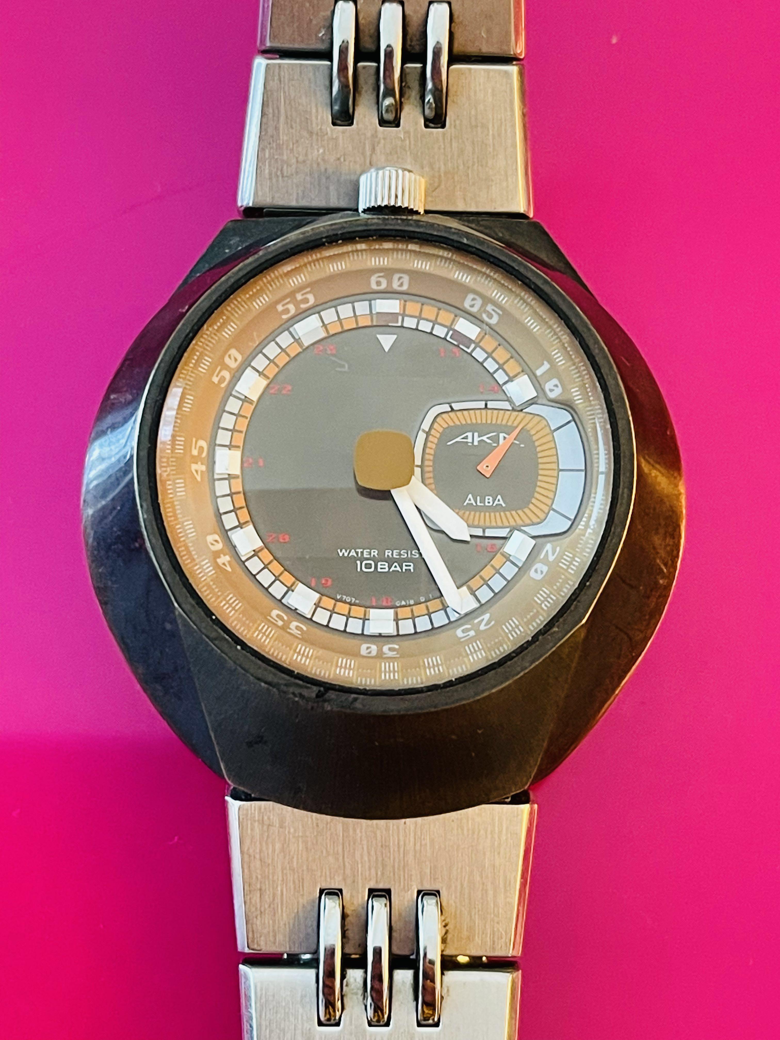 AKA Alba watch 10 bar, unqiue, 獨特設計，扭子在頂，錶帶特色