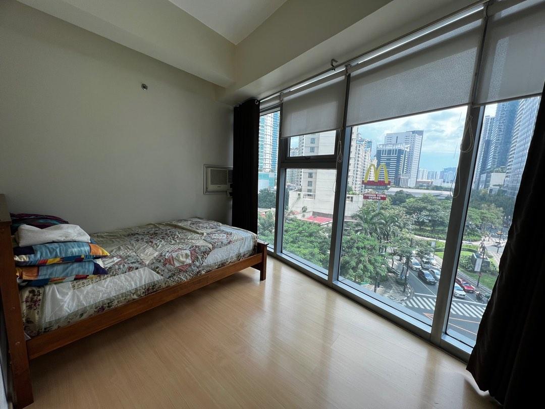Avant at the Fort: 2BR facing City View (Category: Apartments & Condos) located in Manila. Submitted by call_09053601049 (Listing ID 1180985885, Image 2). Description: FOR SALE – Avant at the Fort 📍 26th Street corner 3rd Avenue, BGC, Taguig 💰 Price: ₱21,000,000 ⸻ 📌 Unit Details 🛏 2-Bedroom 📐 84 sqm 📍 6th Floor 🧭 North East Facing 🌆 Facing Amenities / City View 🏢 Corner Unit 🛋 Fully Furnished 🛁 2 Toilet & Bath 🧺 With Utility Room 🚗 W