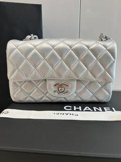 Chanel Boy Quilted Medium Taupe Grey Caviar Gold Hardware 14B – Coco  Approved Studio