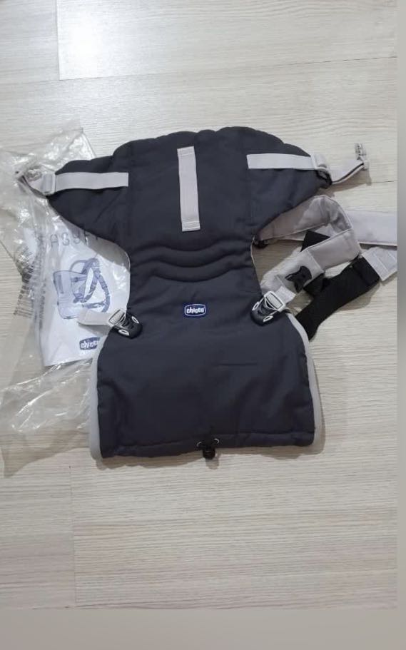 Chicco Easyfit Carrier, Babies & Kids, Going Out, Carriers & Slings on