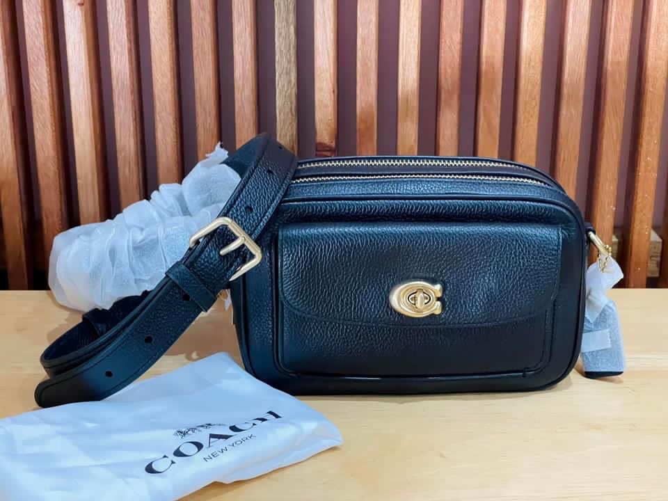 Coach Willow Camera Bag Black, Women's Fashion, Bags & Wallets, Cross