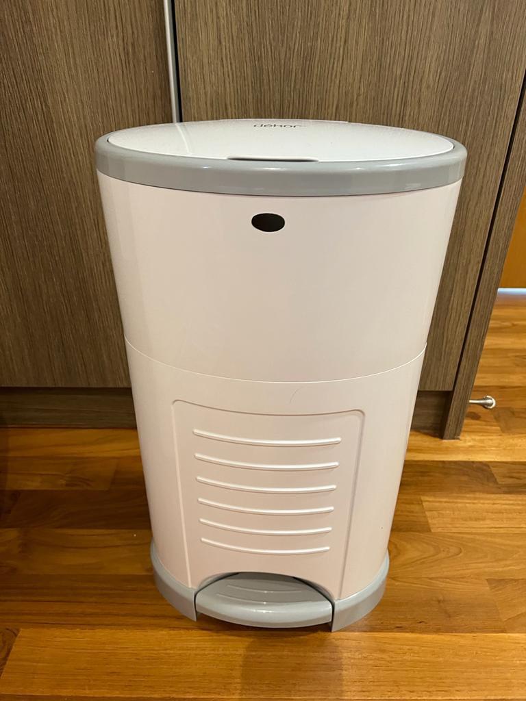 Dekor Classic HandsFree Diaper Pail, Babies & Kids, Bathing & Changing