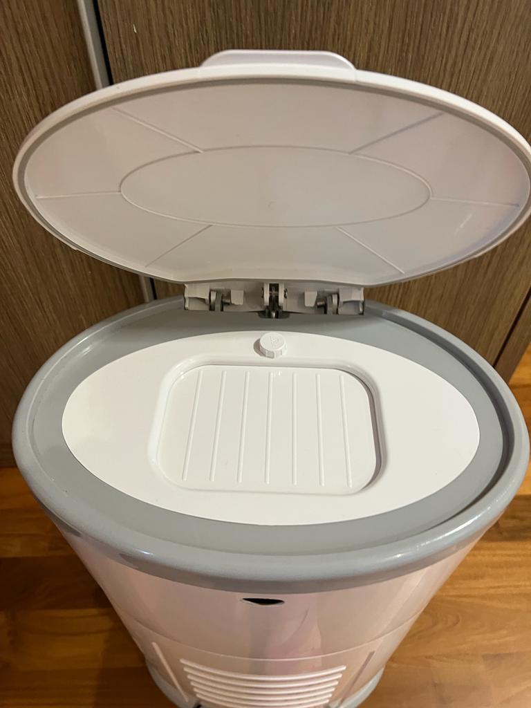 Dekor Classic HandsFree Diaper Pail, Babies & Kids, Bathing & Changing