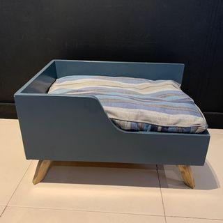 Dog Cat Wooden Pet Bed with Mattress