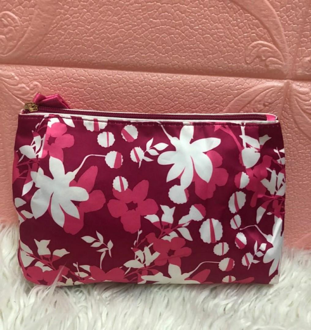 Estee Lauder Cosmetics Pouch, Women's Fashion, Bags & Wallets, Purses