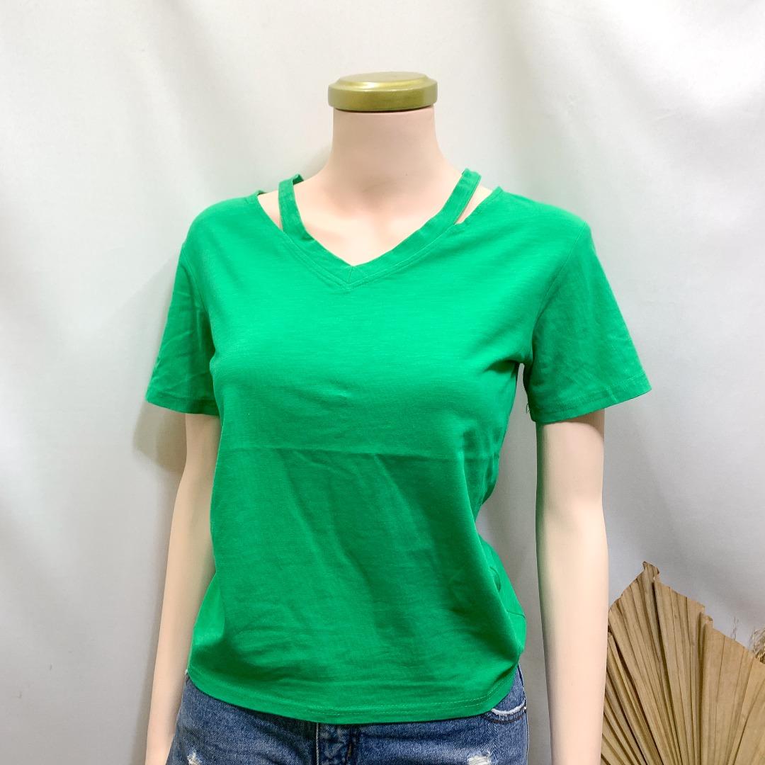 green plain tshirt, Women's Fashion, Tops, Shirts on Carousell