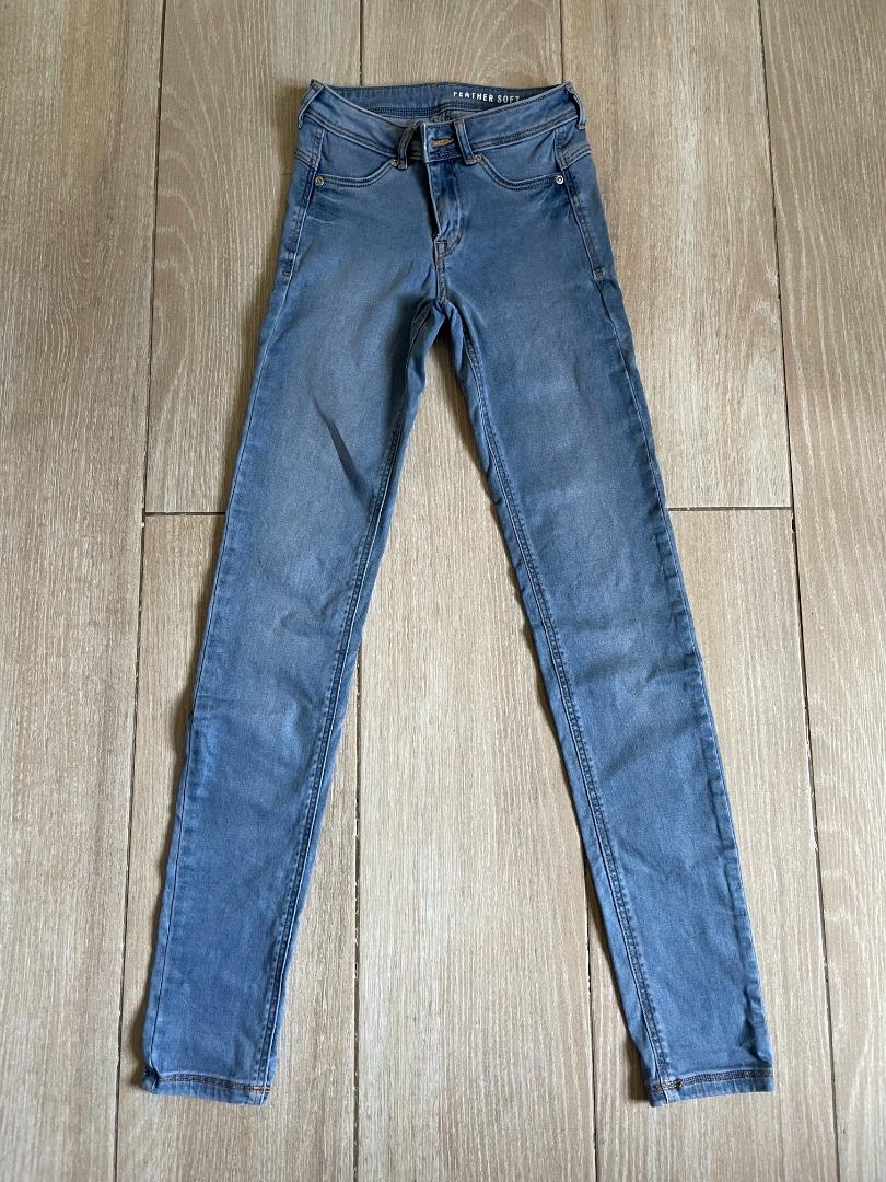 H&M Feather Soft jeans for girls (Category: Babies & Kids Fashion) located in Binan City. Submitted by letusbegreen (Listing ID 1181038554, Image 1). Description: Feather Soft jeans for girls Brand: H&M Not Ukay. Bought brand new and used probably 2-3 times by my daughter. See pics for the measurements and size Fixed price Buyer pays for sf.