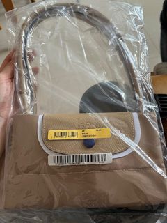 （分類：）位於 。 由 ch_ch_tine 提交（商品編號 1180985601，圖片 1）。簡介： 。