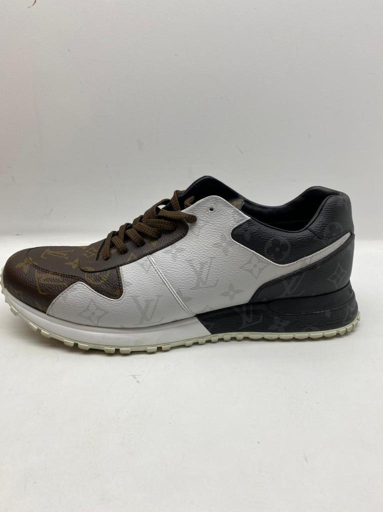 sepatu Louis Vuitton trainer TERBARU PREMIUM ORIGINAL, Fesyen Pria, Sepatu  , Sneakers di Carousell