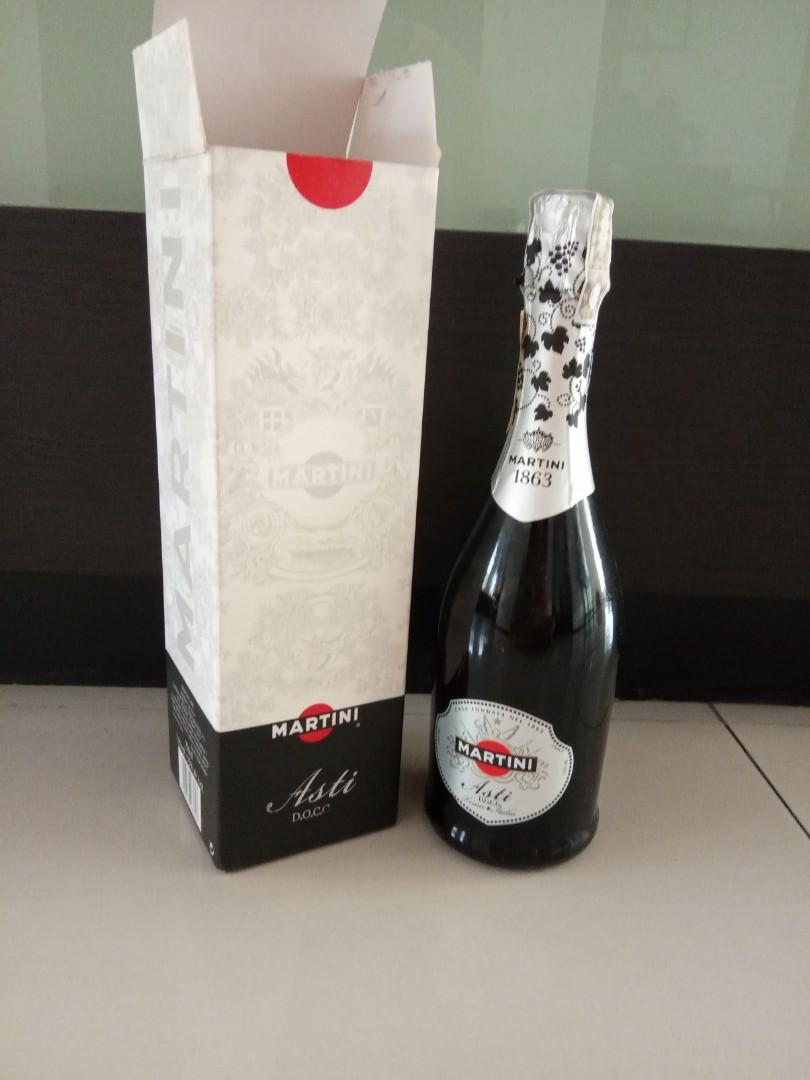 Martini Asti Sparkling wine Promo (Category: Beverages) located in Paranaque City. Submitted by hennylim1 (Listing ID 1180945640, Image 2). Description: We accept Gcash PayMaya and bank transfer Promos don't have free shipping Buyer can arrange shipping and verify product thru Delivery rider and then pay or I can arrange shipping after payment Meet ups are currently suspended till further notice.