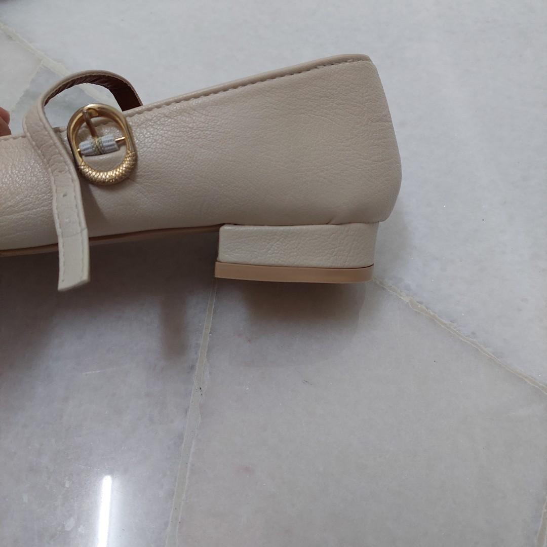 Mary Jane beige shoes, Women's Fashion, Footwear, Flats on Carousell