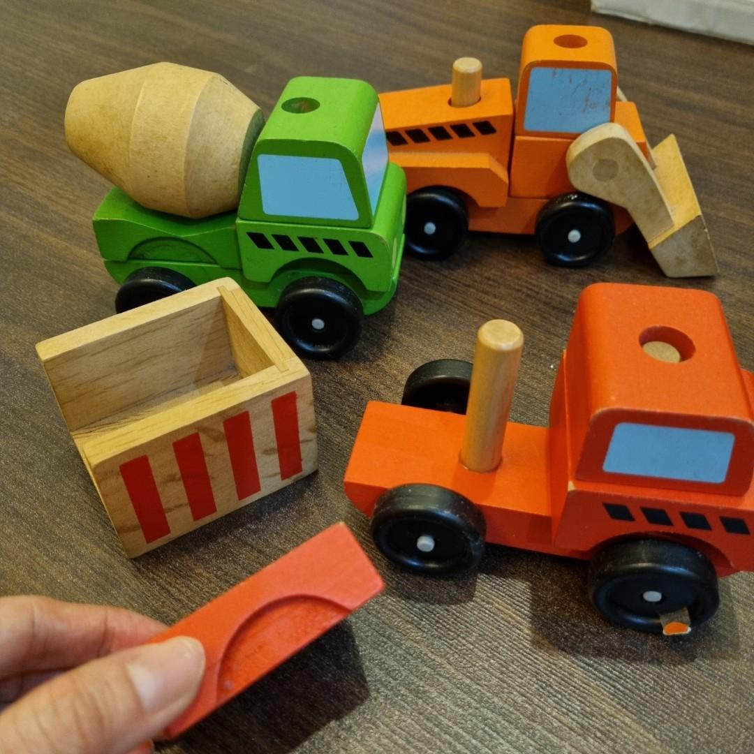 Melissa and doug online stacking construction vehicles