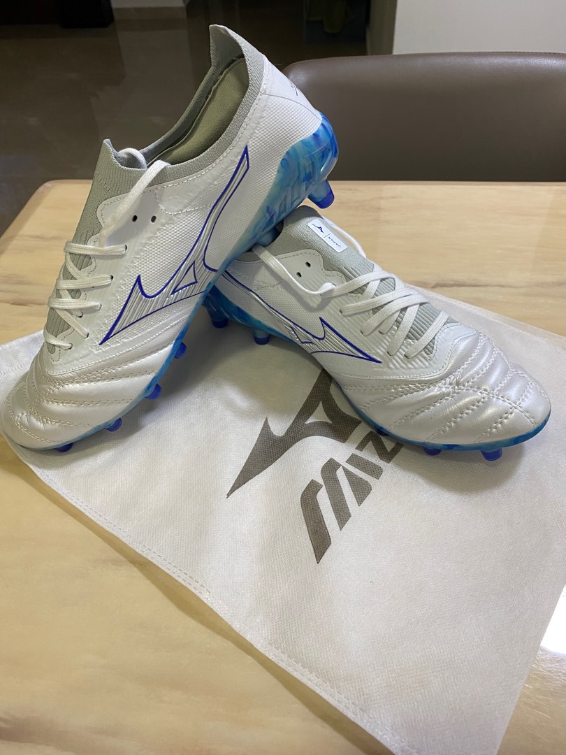 Mizuno MORELIA NEO Ball Shoes 3 BETA WHITE BLUE Men s Fashion
