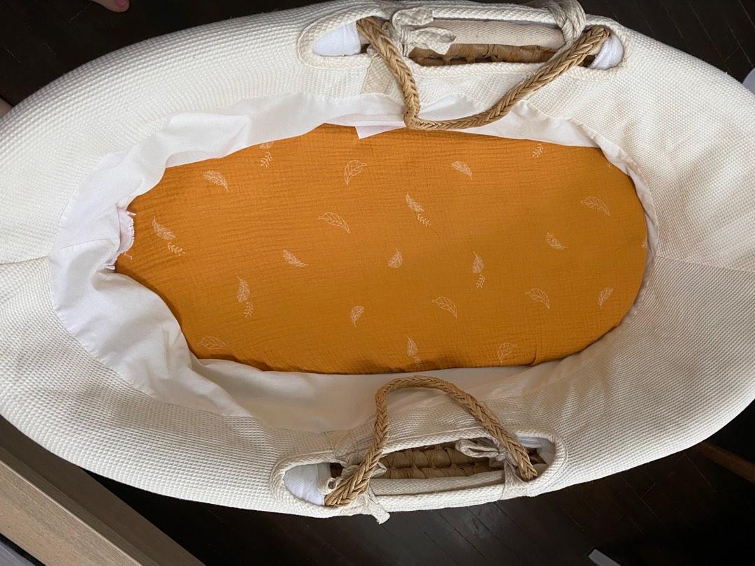 Moses basket and rocking stand, Babies & Kids, Baby Nursery & Kids