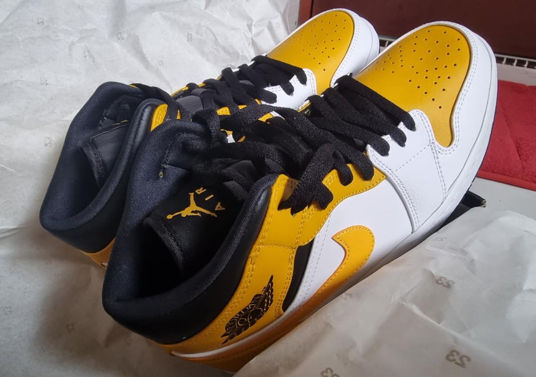 Air jordan 1 on sale mid university gold black