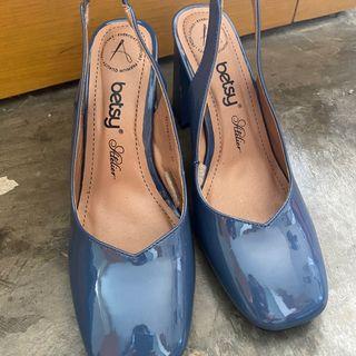 Preloved Sepatu Slingback Block Heels