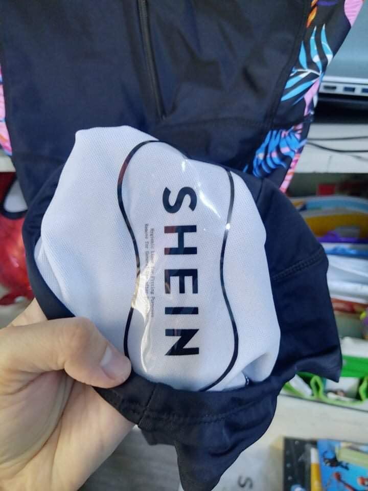 Shein xl rashguard, Women's Fashion, Swimwear, Rash guard on Carousell