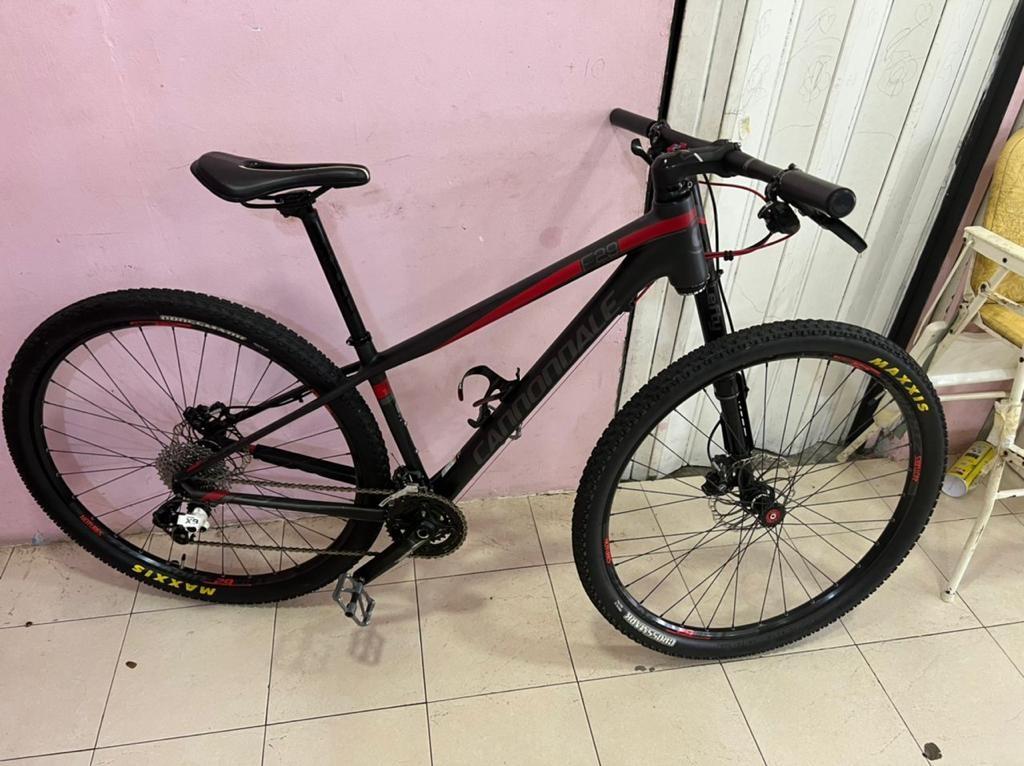 SIZE S Cannondale F29 LEFTY