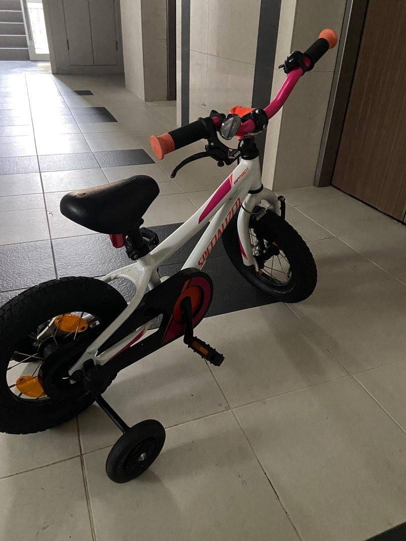 Specialized bike store training wheels