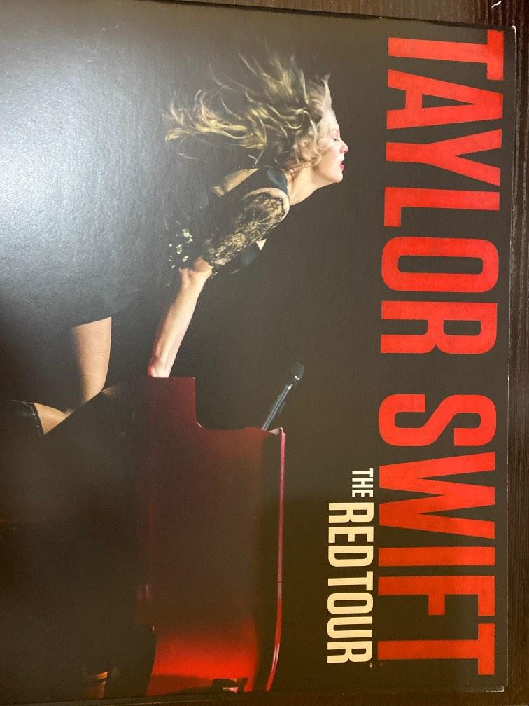 Taylor Swift The RED tour book, 興趣及遊戲, 收藏品及紀念品, 明星周邊 Carousell