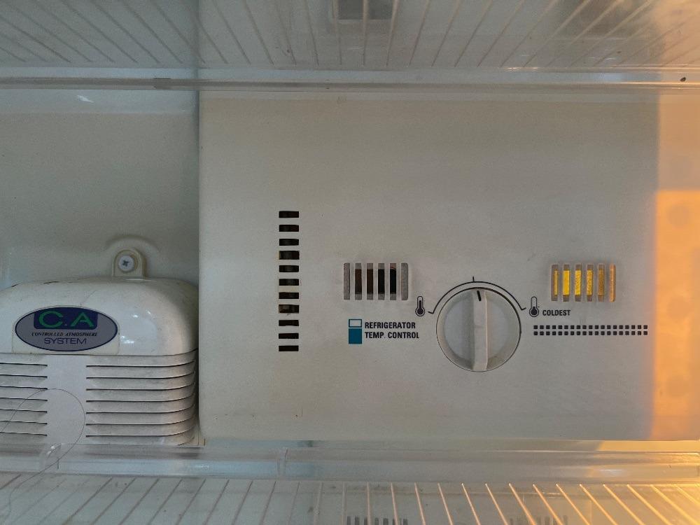 Top Mount Refrigerator White Colour / Warna Putih Peti sejuk Pelekap