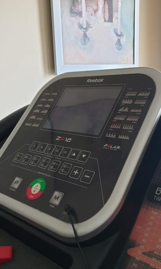 Treadmill Reebok ZR12, Olah Perlengkapan Olahraga Lainnya di Carousell