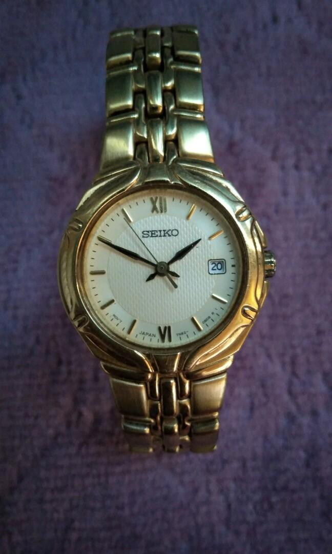 Vintage Seiko 7N82-0AT0, Women's Fashion, Watches & Accessories, Watches on  Carousell