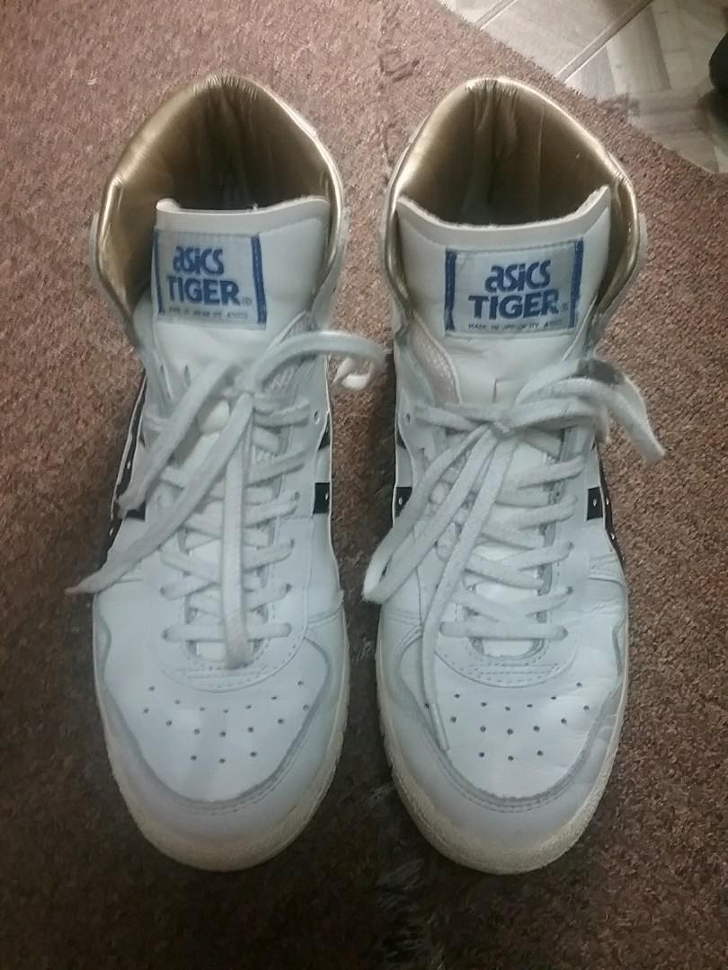 Asics hi top discount shoes