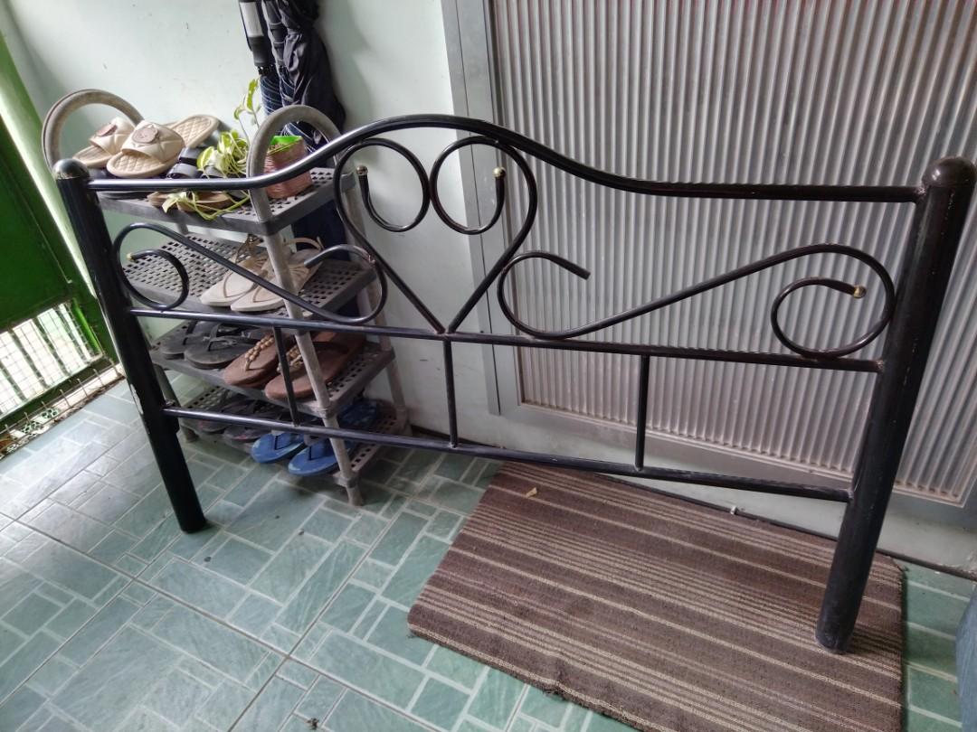 2ND HAND METAL BED FRAME, Furniture & Home Living, Furniture, Bed