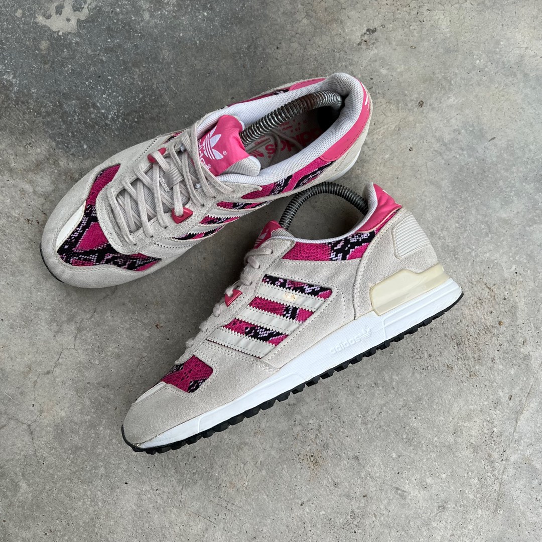 6.5uk Adidas Zx700