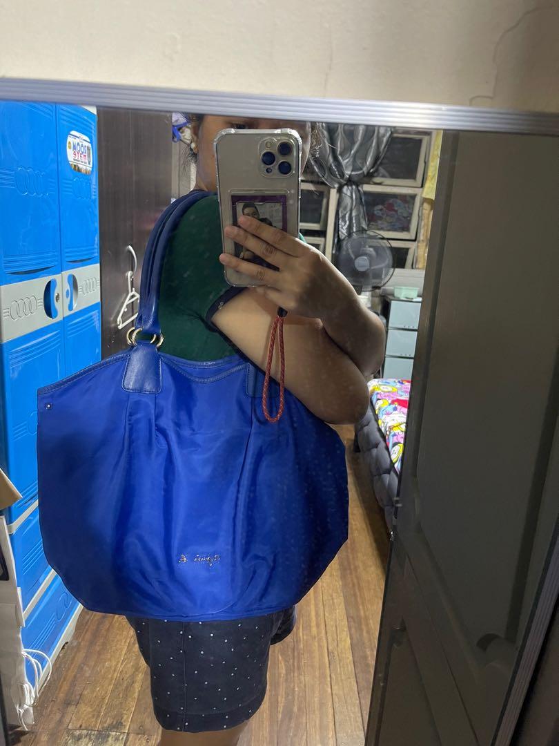 Agnes B. (Category: Luxury Bags & Wallets) located in Marikina City. Submitted by delapaz.erica (Listing ID 1181241567, Image 3). Description: Rfs: Decluttering 🥹 Like new Clean inside 10/10 ✅ .