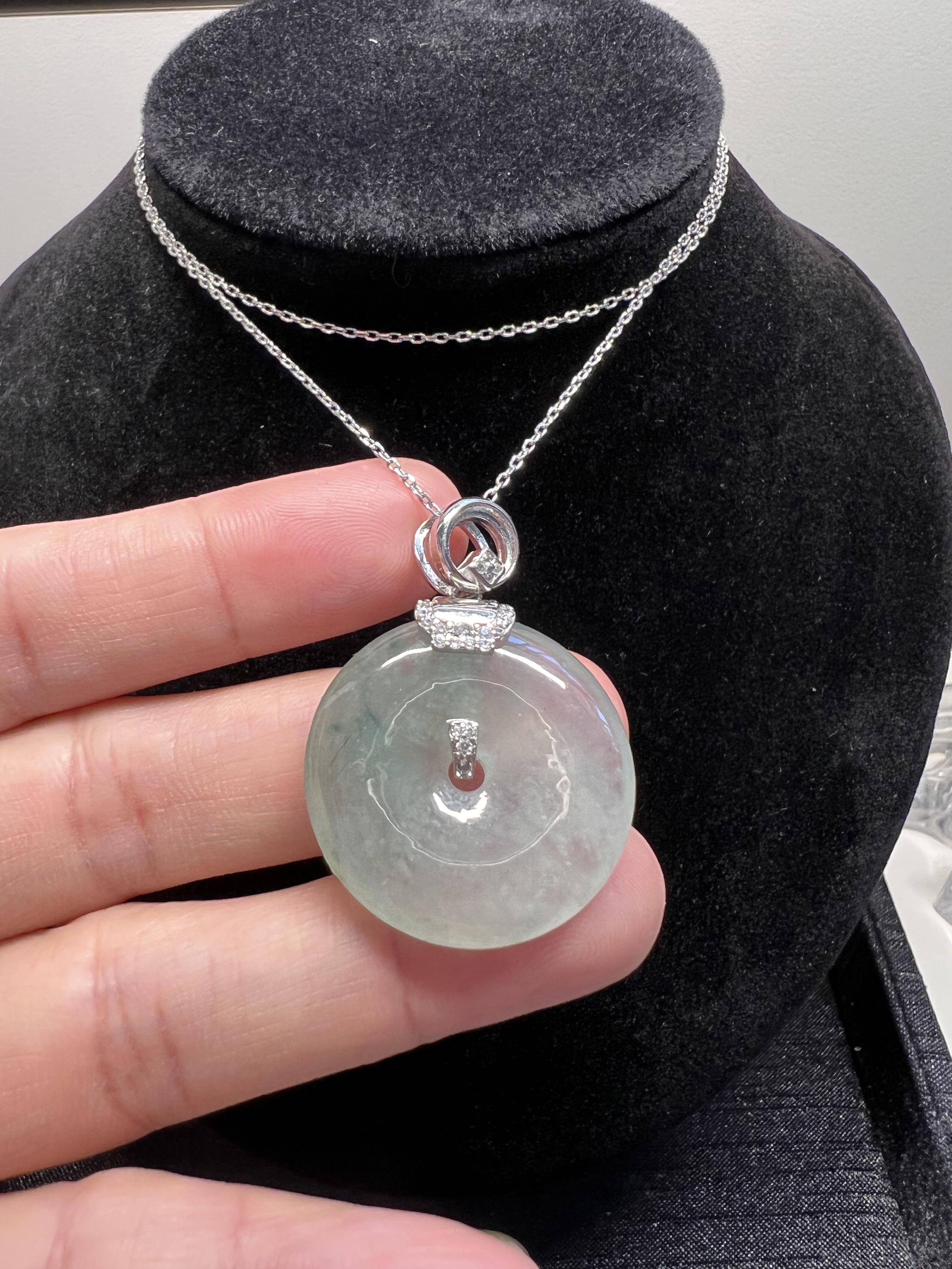 緬甸天然翡翠a玉冰種飄色花平安扣 S925 女裝 飾物及配件 吊飾 Carousell 緬甸天然翡翠a玉冰種飄色花平安扣 S925 女裝 飾物及配件 吊飾 Carousell