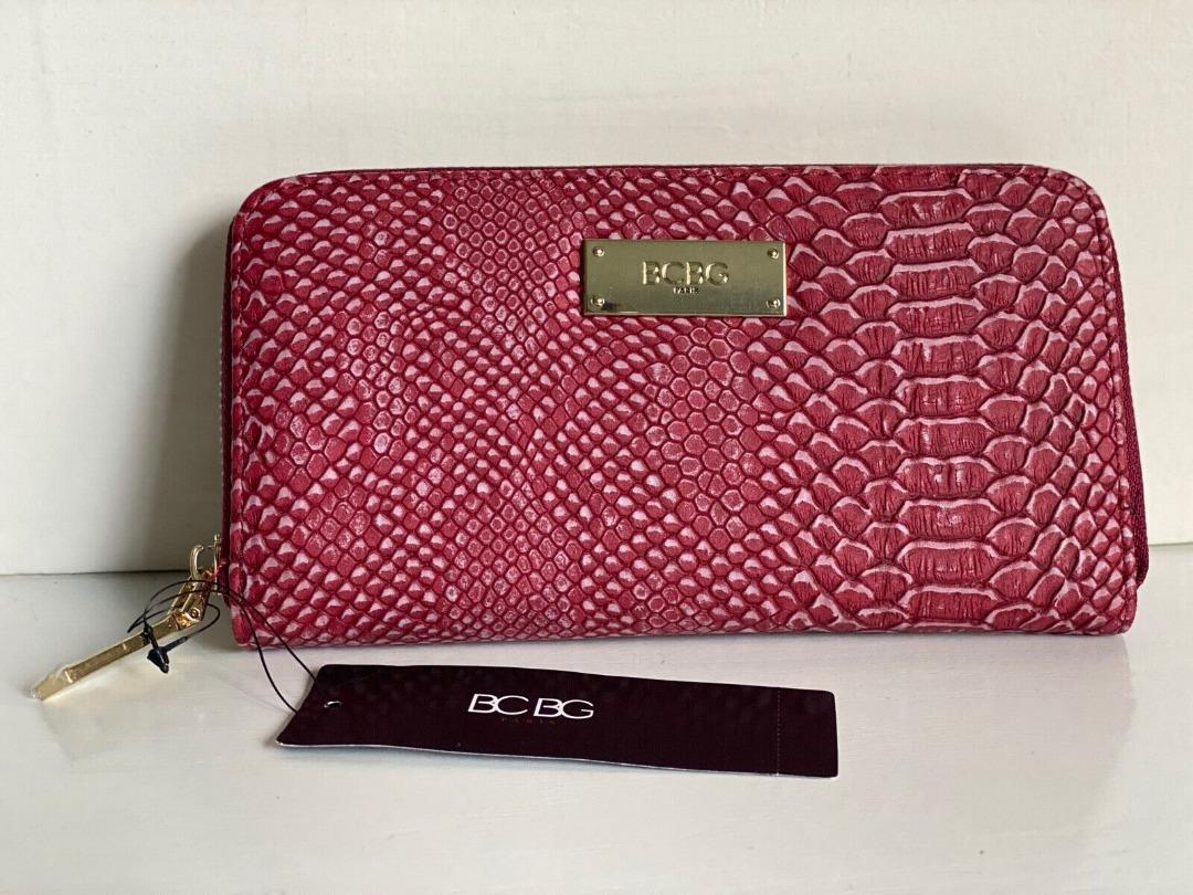 Bcbg wallet on sale price