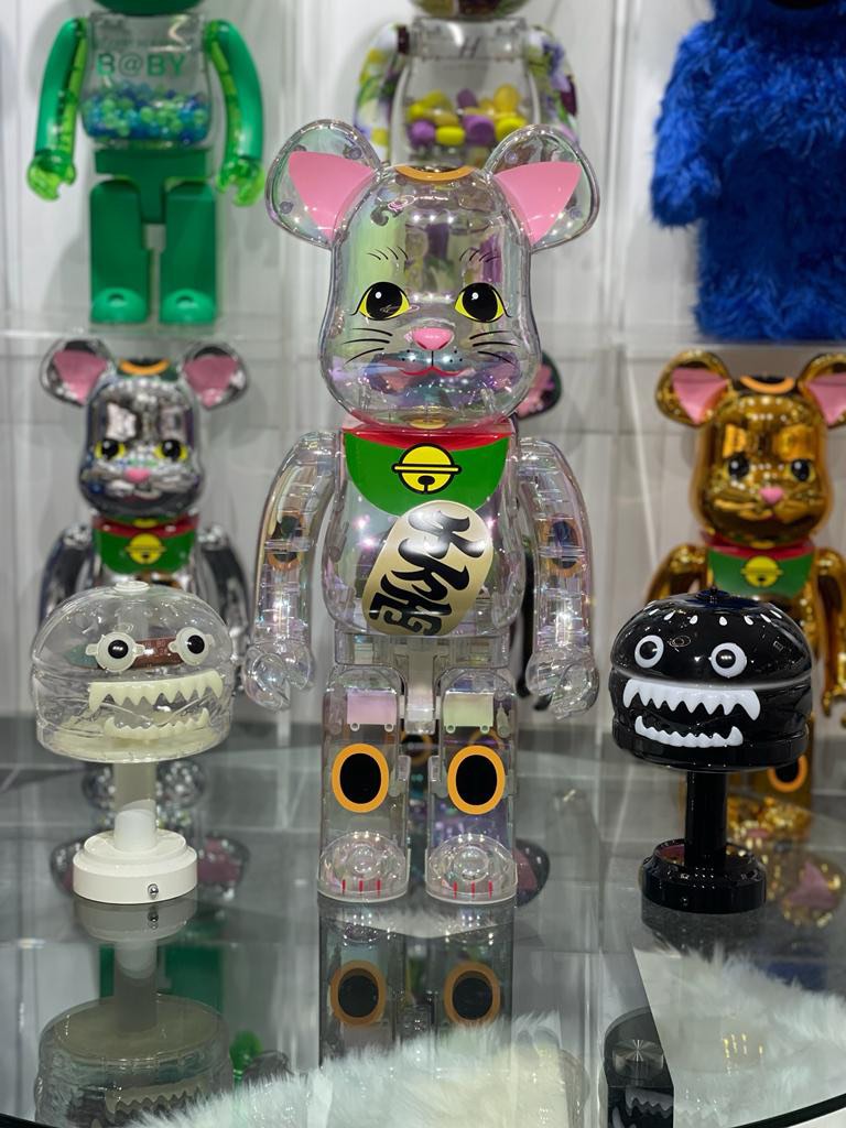 BE@RBRICK 招き猫透明メッキ1000％, 興趣及遊戲, 玩具& 遊戲類- Carousell