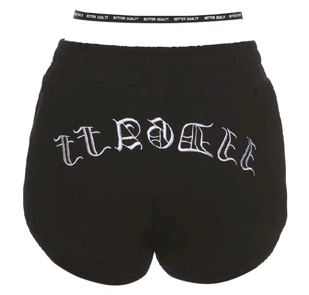 black aesthetic vintage shorts, Women's Fashion, Bottoms, Shorts on