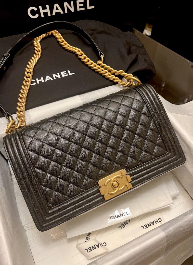 Chanel le boy 28cm clearance