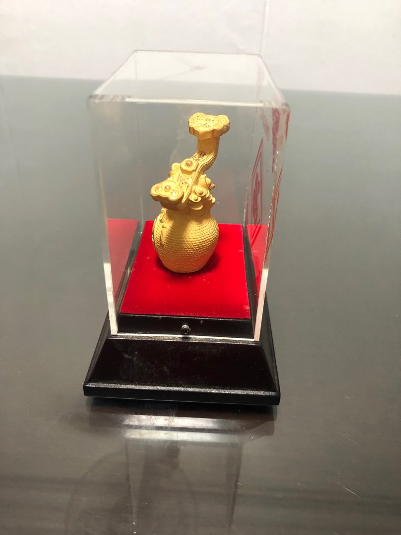 Collectibles figurine P999 display, Hobbies & Toys, Memorabilia ...