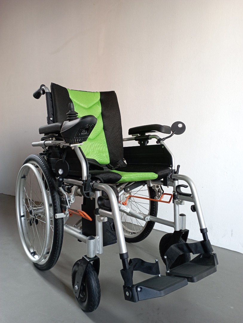 DNR Cruz Motorized Wheelchair, Health & Nutrition, Assistive