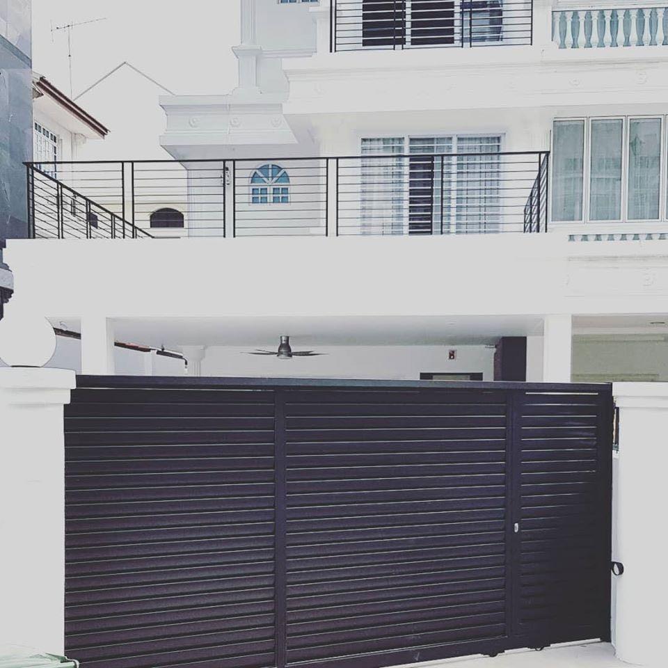 Driveway landed auto gates / mild steel gates / lines auto gate