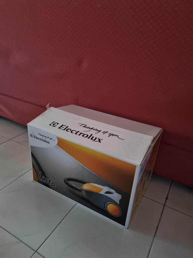 Electrolux Listo compact vacuum cleaner, TV & Home Appliances, Vacuum