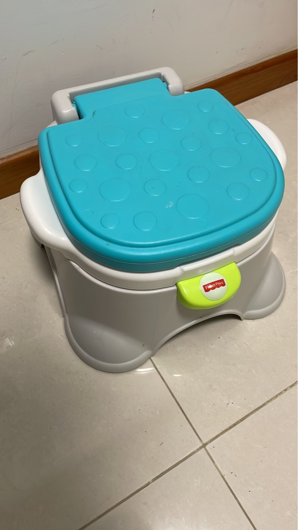 Fisher price toilet training seat, Babies & Kids, Bathing & Changing