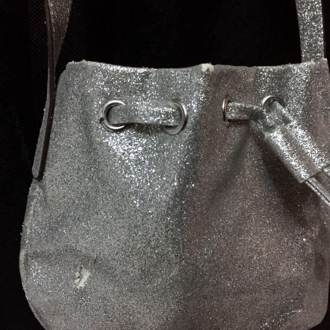 Gap outlet bucket bag