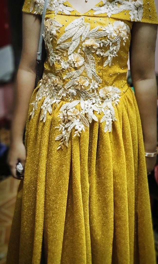 Golden yellow ball on sale gown