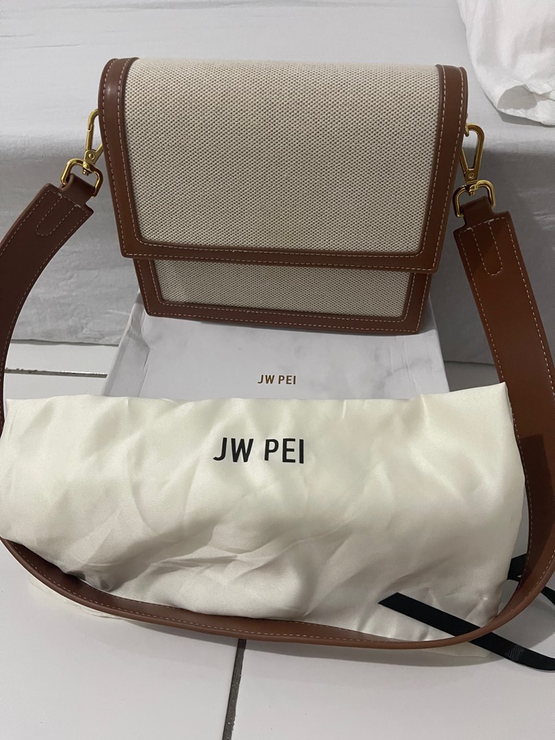 PRELOVED JW PEI Mini Flap Bag - Beige Canvas . * Kondisi: 1. Bagus