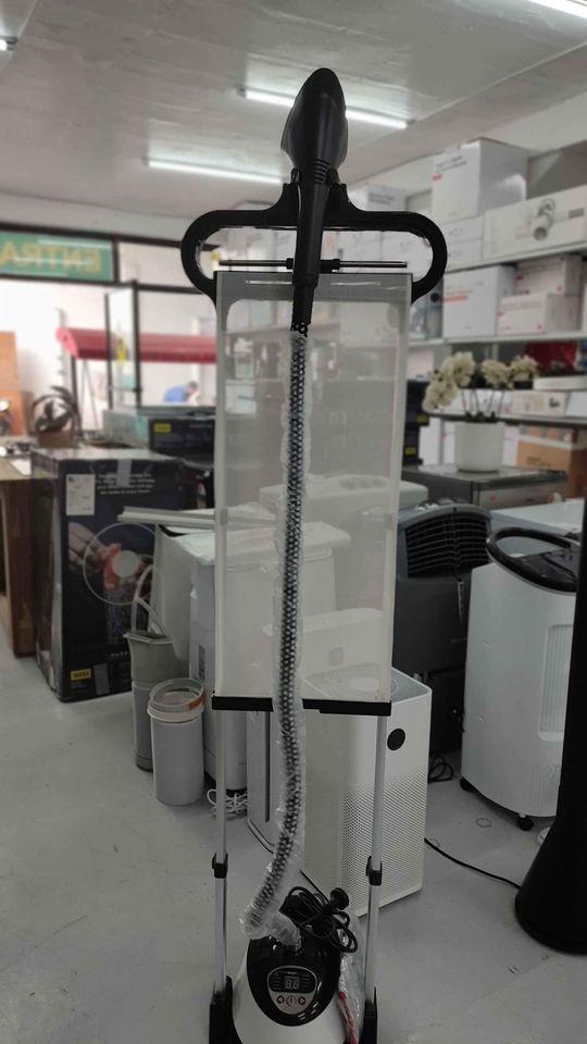 Kogan 1580W Garment steamer, TV & Home Appliances, Irons & Steamers on