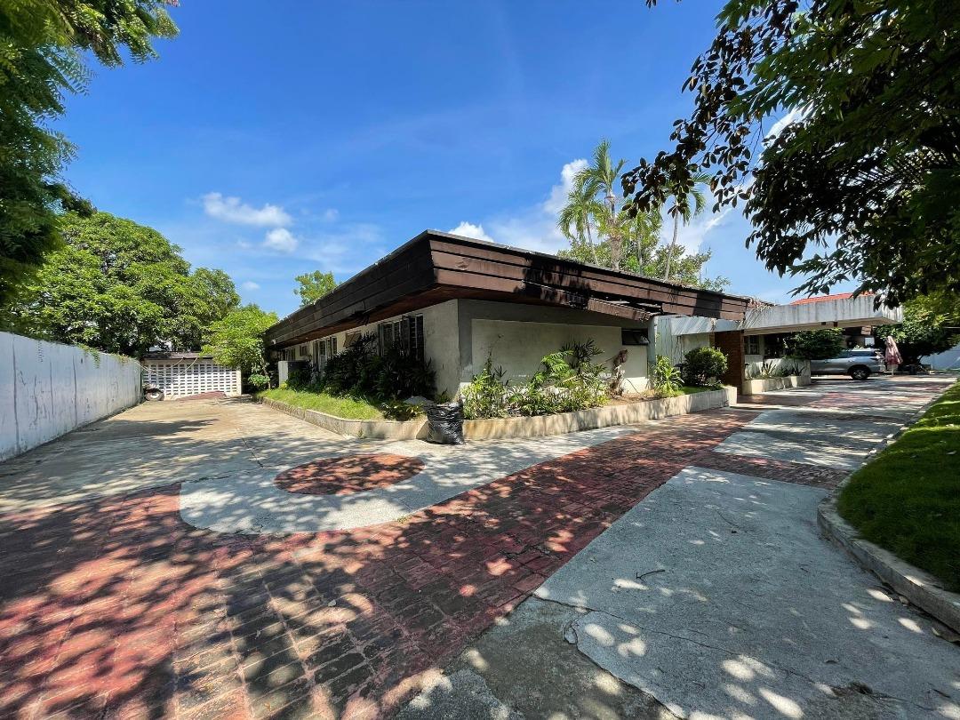 Lot in Alabang Hills Village, Munntinlupa City, Property, For Sale, House & Lot on Carousell