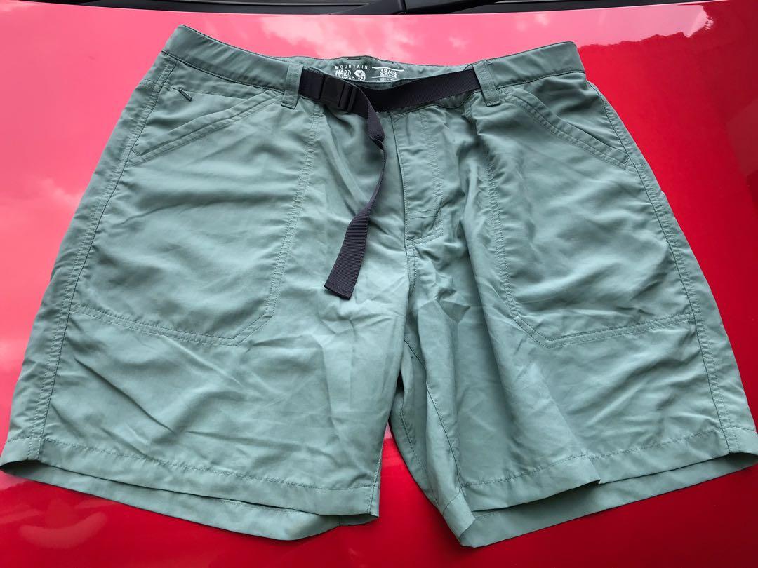 Mountain hardwear canyon top shorts