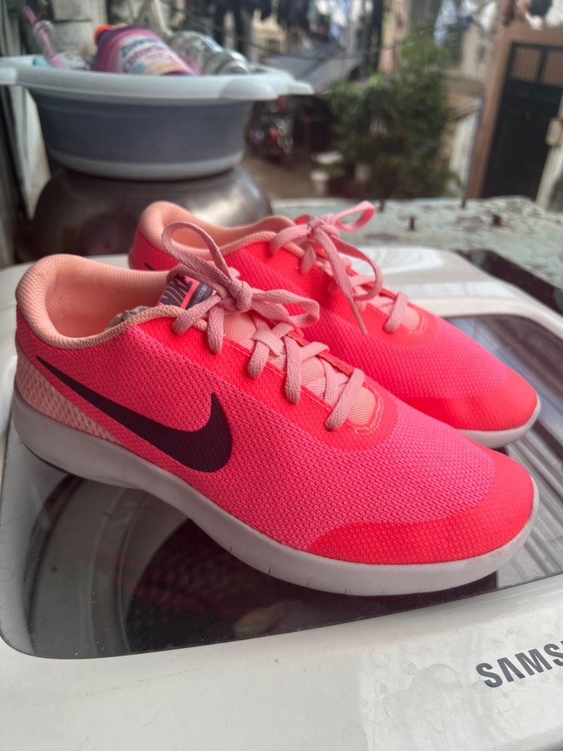 Nike flex rn 7 neon pink GS size 6.5Y Women s Fashion Footwear